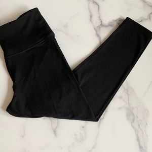 Pink Victoria’s Secret Ultimate black leggings M